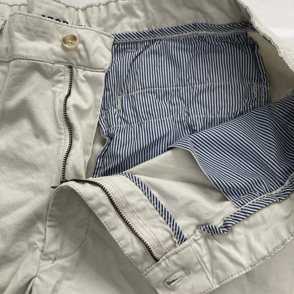 IZOD Saltwater Stretch Chino Shorts Men's 44 Khaki Flat Front 10.5